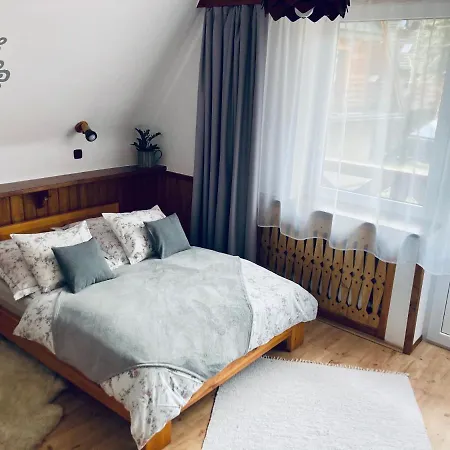 לינה וארוחת בוקר Marina 3*