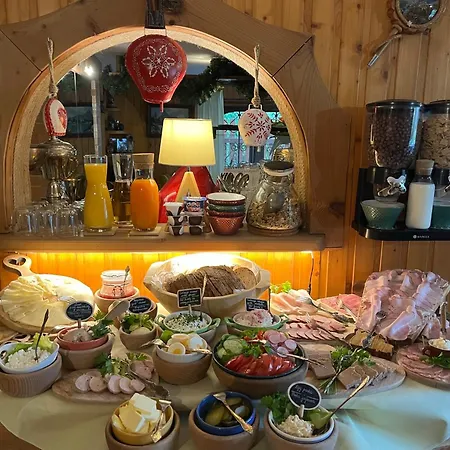 Marina זקופאנה