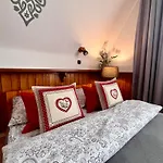 Marina Bed & Breakfast 3*