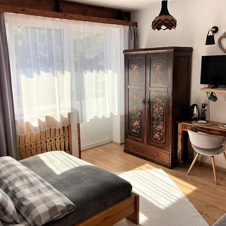 Alojamento de Acomodação e Pequeno-almoço Marina Zakopane